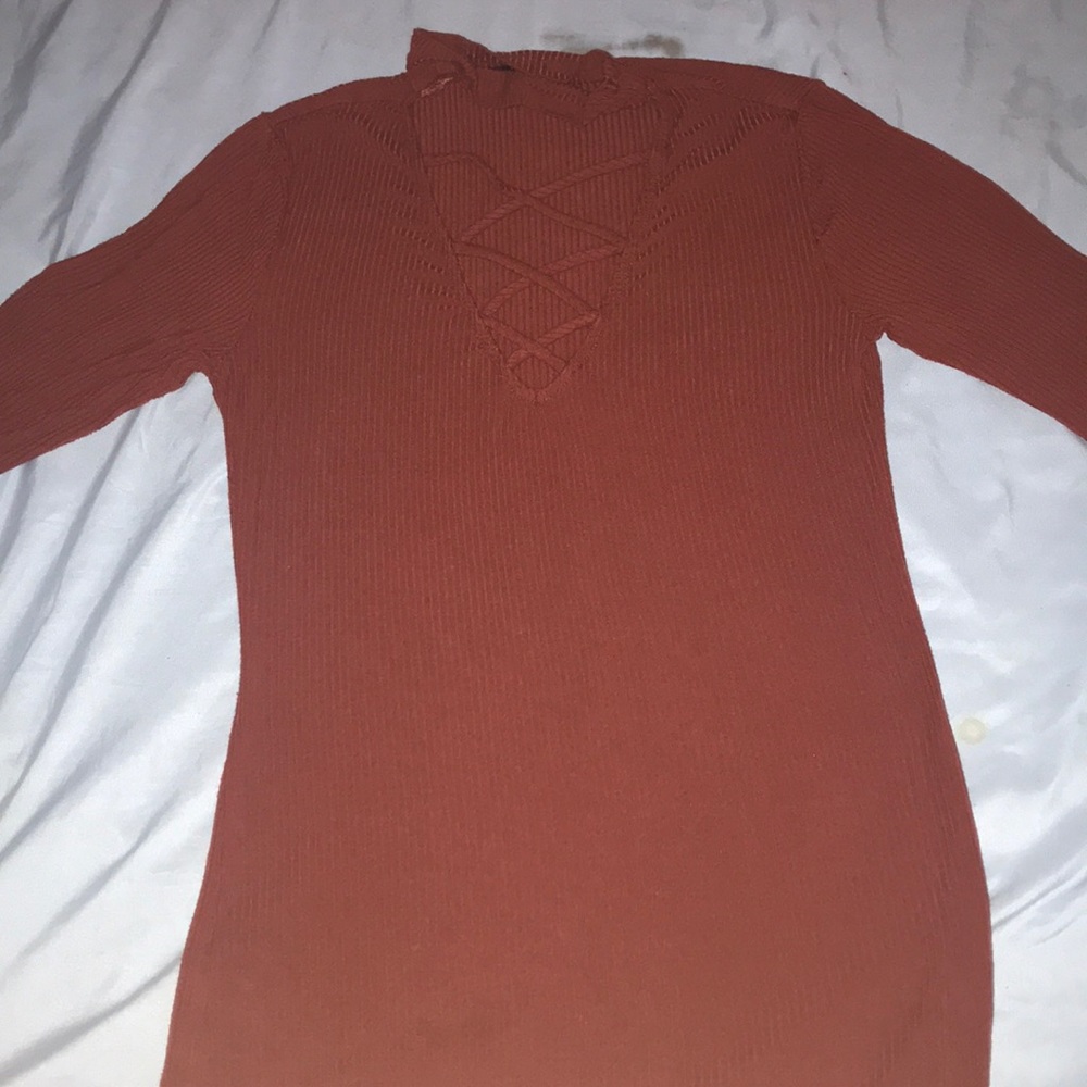 A orange shirt collar